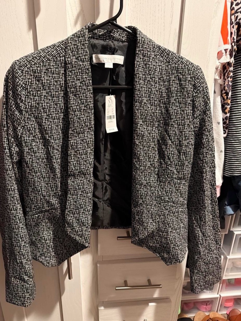 New York & Company Black & White Textured Cropped Blazer